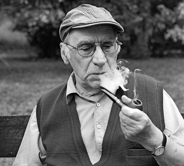 Scenaristul şi profesorul Dumitru Carabăţ, premiat la Cannes, a murit la vârsta de 87 de ani