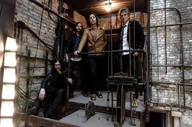 The Raconteurs va lansa documentarul şi albumul „Live At Electric Lady” - VIDEO

