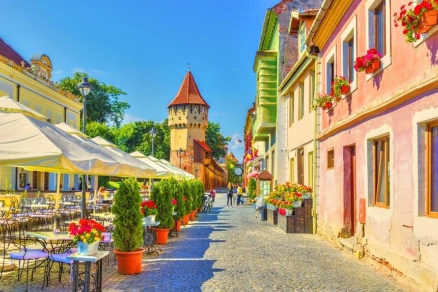 Cele mai sigure 20 de locuri pentru a călători post-coronavirus. Sibiul, singurul oraş din România aflat pe listă