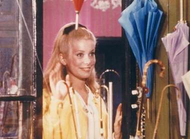 Cinema „Elvire Popesco” reia proiecţiile. Clasicul „Les Parapluies de Cherbourg” va deschide programul în aer liber