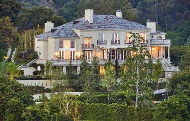 Elon Musk a vândut o reşedinţă din Bel Air pentru 29 de milioane de dolari - FOTO