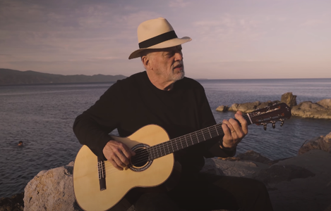 David Gilmour a lansat un nou cântec, "Yes I have ghosts", cu soţia şi fiica sa - VIDEO
