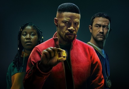 Jamie Foxx, Joseph Gordon-Levitt şi Dominique Fishback, în filmul „Project Power” - TRAILER