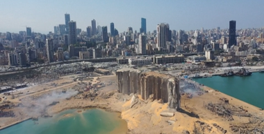 Amal şi George Clooney, donaţie către fundaţii libaneze care oferă ajutor locuitorilor capitalei Beirut

