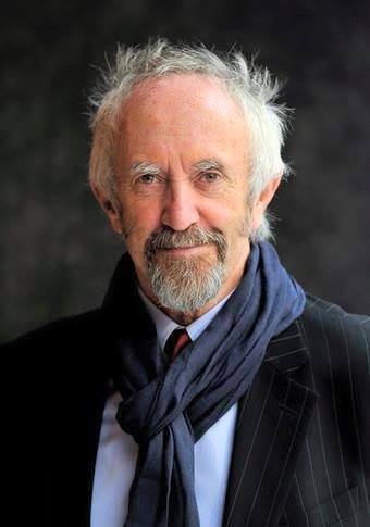 Jonathan Pryce îl va interpreta pe prinţul Philip în sezoanele 5 şi 6 din "The Crown"