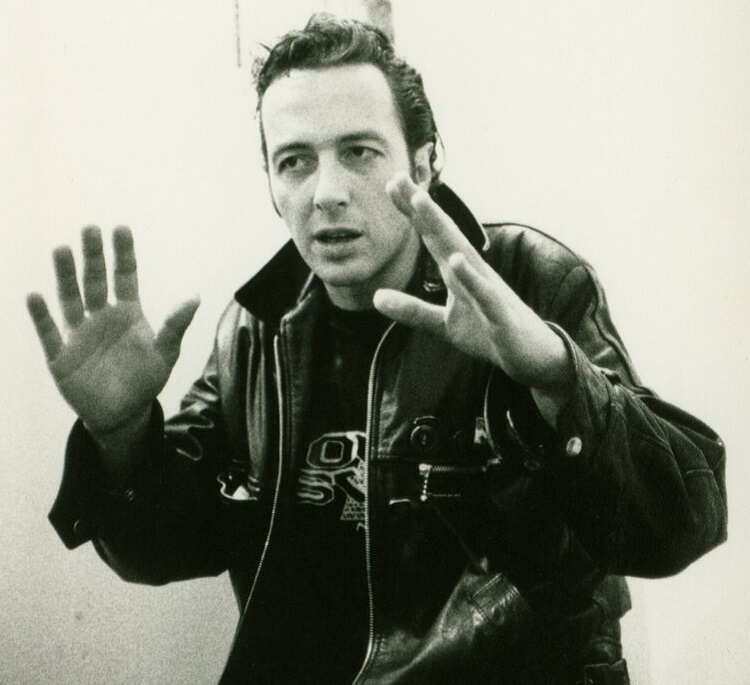 Bruce Springsteen, Steve Buscemi, Jim Jarmusch şi Dropkick Murphys, omagiu lui Joe Strummer, lider al trupei The Clash