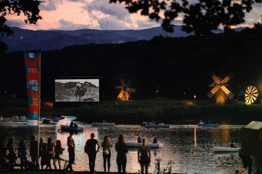 Astra Film Festival Open Air - Producţia suedeză „Josefin & Florin”, cel mai bun film. În octombrie, ediţie online