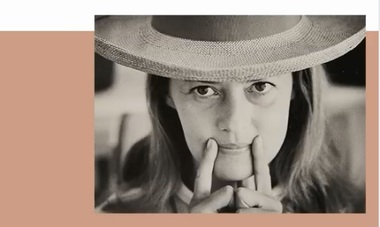 Garderoba actriţei Jeanne Moreau, în licitaţie