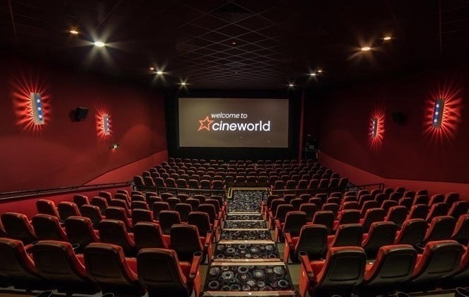 Lanţul de cinematografe Cineworld închide toate sălile din Marea Britanie şi Statele Unite după amânarea lansării filmului "No Time to Die" 