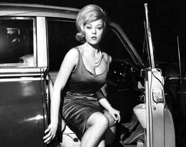 Artista Margaret Nolan, model în „Goldfinger” şi actriţă în „A Hard Day’s Night”, a murit la vârsta de 76 de ani