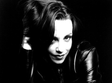 Debbie Rochon, vedetă a genului horror, omagiată la Dracula Film Festival