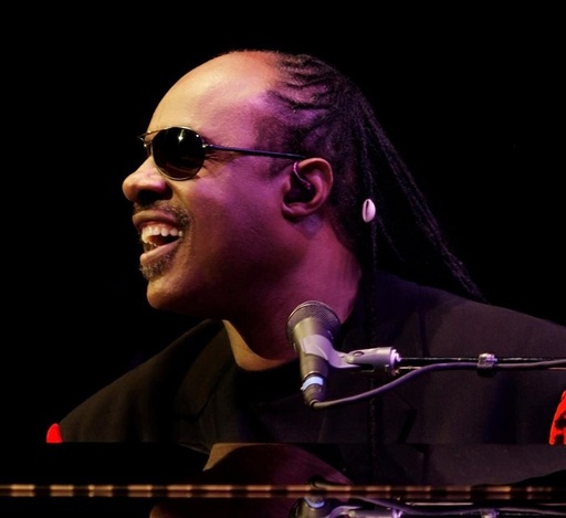 Stevie Wonder a părăsit Motown Records după aproximativ 60 de ani şi a lansat două piese - VIDEO