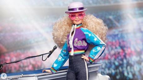 Elton John, sursa de inspiraţie pentru cea mai nouă păpuşă Barbie lansată

