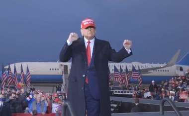 Trump dat în judecată pentru folosirea fără autorizaţie a cântecului "YMCA" al formaţiei Village People la mitingurile din campanie - VIDEO