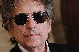 Bob Dylan şi-a vândut întreg catalogul muzical companiei Universal Music Publishing Group

