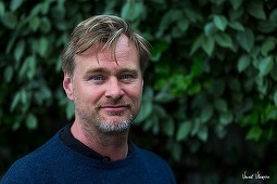 Christopher Nolan, nemulţumit de decizia Warner Bros. de a lansa anul viitor filmele, simultan, în cinematografe şi online