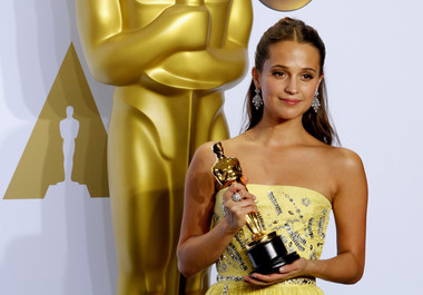 Cineastul Olivier Assayas realizează pentru HBO un serial inspirat din filmul său "Irma Vep". Alicia Vikander, în rol principal