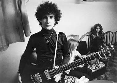 Sylvain Sylvain, co-fondator şi chitarist al legendarului grup proto-punk New York Dolls, a murit 