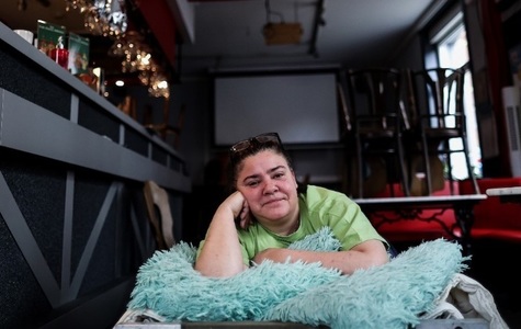 Belgia - O proprietară de bar doarme în local, revoltată faţă de închiderea cafenelelor din cauza coronavirusului