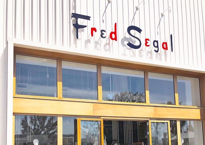 Fred Segal, legendar creator de modă de la Los Angeles, a murit la vârsta de 87 de ani