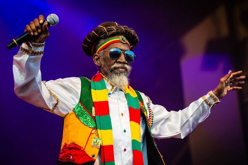 Legendarul muzician reggae Bunny Wailer, membru fondator al formaţiei The Wailers, a murit