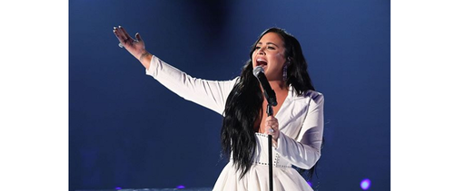 Cântăreaţa Demi Lovato a povestit în documentarul "Dancing with the Devil" că a fost violată în adolescenţă