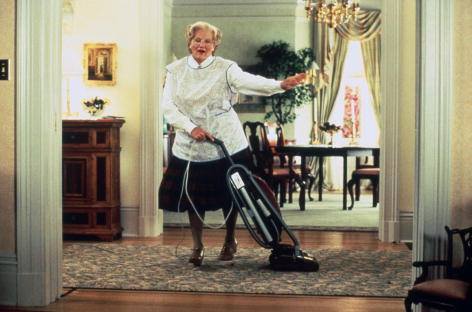 Regizorul filmului "Mrs. Doubtfire" vrea să realizeze un documentar cu scenele tăiate în care Robin Williams improvizează