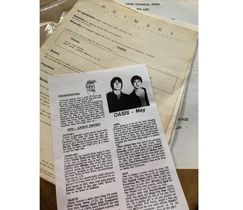 Un contract în care trupa Oasis cerea ca ajutoarele să nu fie sub influenţa alcoolului, vândut pentru 4.000 de lire sterline