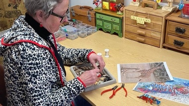 O „grădină zoologică de carantină” şi personaje de bandă desenată, create de o femeie din Anglia