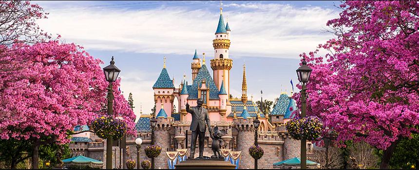Disneyland a fost redeschis în California