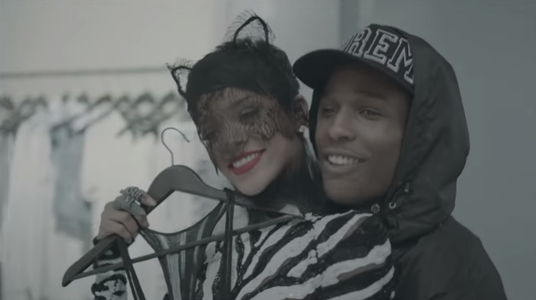 Rapperul ASAP Rocky a anunţat că are o relaţie cu Rihanna