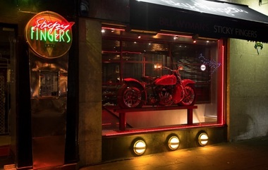 Bill Wyman, fost membru al trupei The Rolling Stones, constrâns să îşi închidă restaurantul din cauza pandemiei