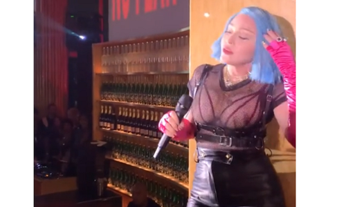 Madonna a dat startul weekendului dedicat comunităţii LGBTQ din New York cu un recital surpriză