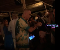Robbie Williams, petrecere pe insula Mykonos