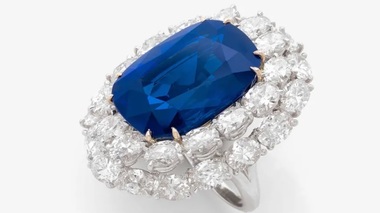 Mai mult de două milioane de euro pentru un safir din Caşmir la licitaţie în Monaco