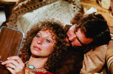 Barbra Streisand spune că remake-ul "A Star Is Born", realizat de Bradley Cooper, a fost "o idee proastă"