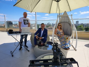Cristi Brancu revine cu un sezon nou „Exclusiv VIP” la Prima TV. Chef Amalia Bellatoni şi DJ Morris, invitaţi permanenţi - VIDEO