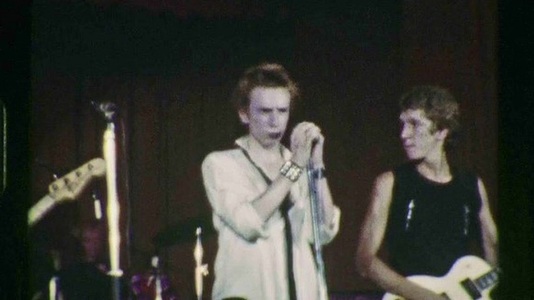 Singura înregistrare video cunoscută a două concerte Sex Pistols în Manchester, „naşterea punkului”, vândută la o licitaţie