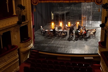 Filmul „Scara”, dedicat creatorilor români de spectacole, în cinematografe din 15 octombrie - VIDEO