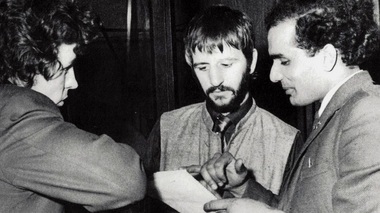 O piesă pop psihedelic la care au contribuit doi membri The Beatles, prezentată în premieră mondială