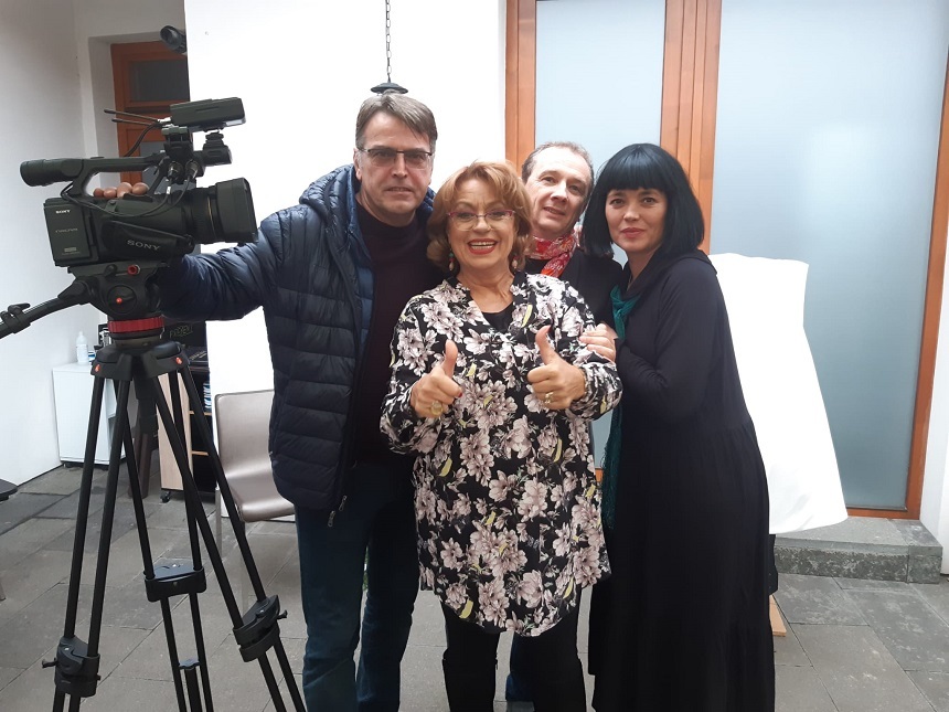 Adriana Trandafir, invitat special în sitcomul „Oportuniştii” de la Prima TV