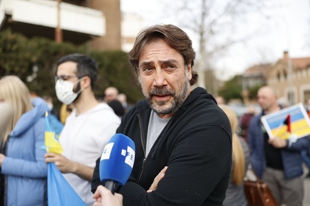 Actorul Javier Bardem a manifestat contra invaziei din Ucraina în faţa ambasadei ruse de la Madrid - FOTO
