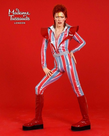 O nouă statuie de ceară a lui David Bowie a fost prezentată la Muzeul Madame Tussauds din Londra