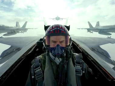 CinemaCon: Tom Cruise a prezentat "Top Gun: Maverick", dintr-un avion în zbor