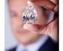 Cel mai mare diamant alb scos vreodată la licitaţie va fi prezentat la Geneva - FOTO
