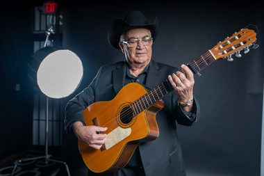 Legendarul Eliades Ochoa, fondator al Buena Vista Social Club, va cânta la TIFF 2022