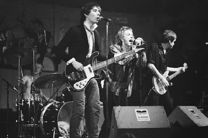 Jubileul de Platină - Melodia "God Save the Queen" a formaţiei Sex Pistols a revenit în topurile britanice