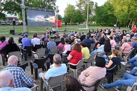 Festivalul "Film în sat": 4.000 de participanţi în trei zile de proiecţii, activităţi şi concerte