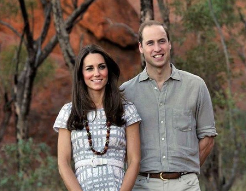 Kate şi William au prezentat primul lor portret oficial - FOTO