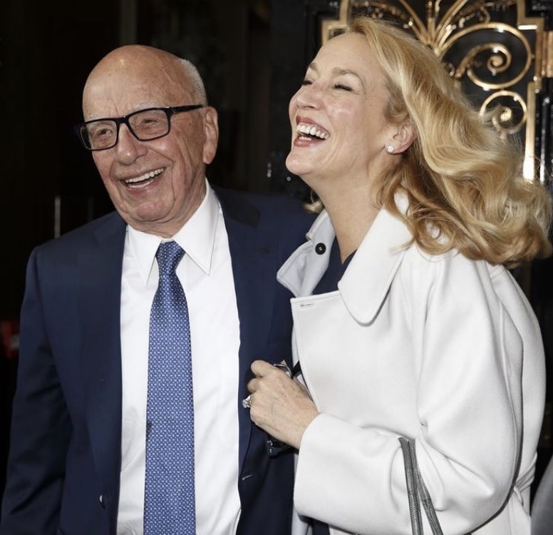 Fotomodelul Jerry Hall, soţia miliardarului Rupert Murdoch, a depus oficial actele de divorţ invocând "diferenţe ireconciliabile"